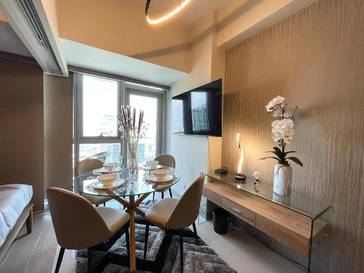 Aparthotel Amazing Unit And View In Uptown Parksuites Bgc Taguig Philippines