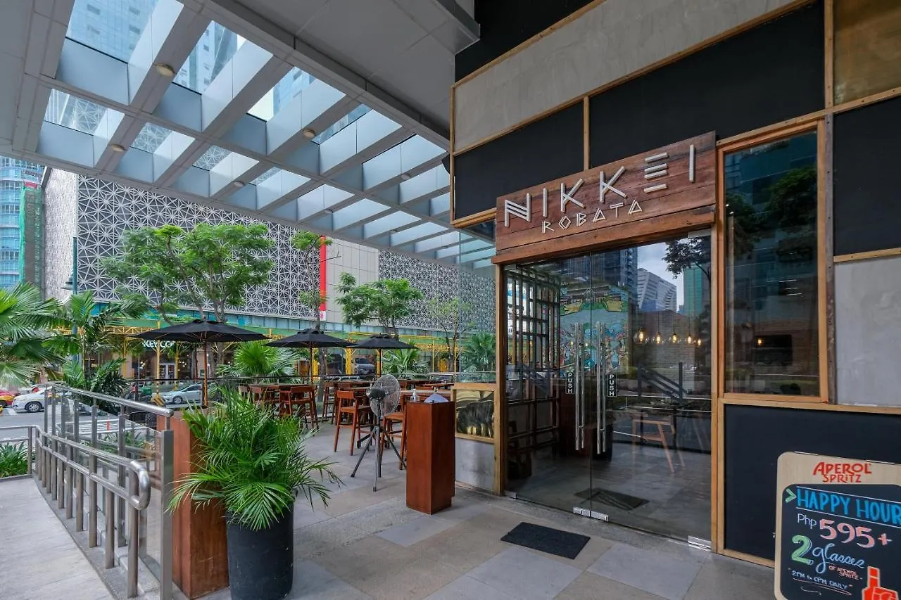 Amazing Unit And View In Uptown Parksuites Bgc Taguig