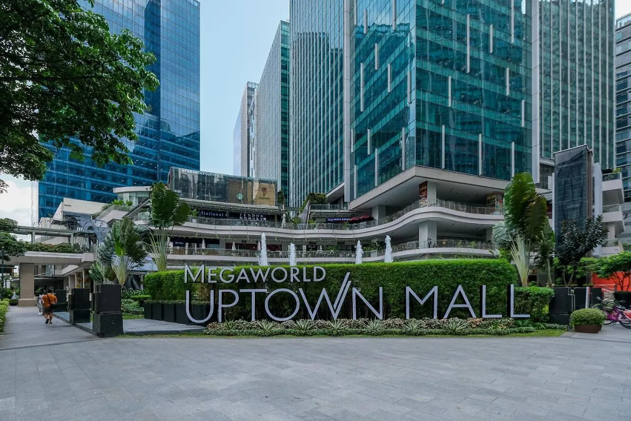 Amazing Unit And View In Uptown Parksuites Bgc Taguig
